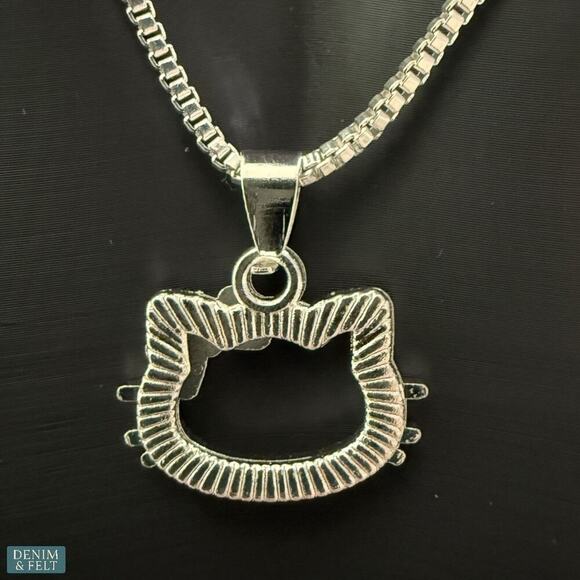 Hello Kitty Crystal Pendant Necklace Silver Tone Adjustable Chain Cute Gift - Picture 4 of 7